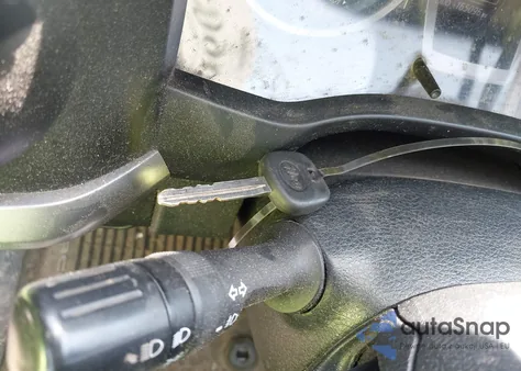 2017 Toyota Tacoma Sr5 V6 z USA, uszkodzony, nr VIN 3TMAZ5CN1HM026355